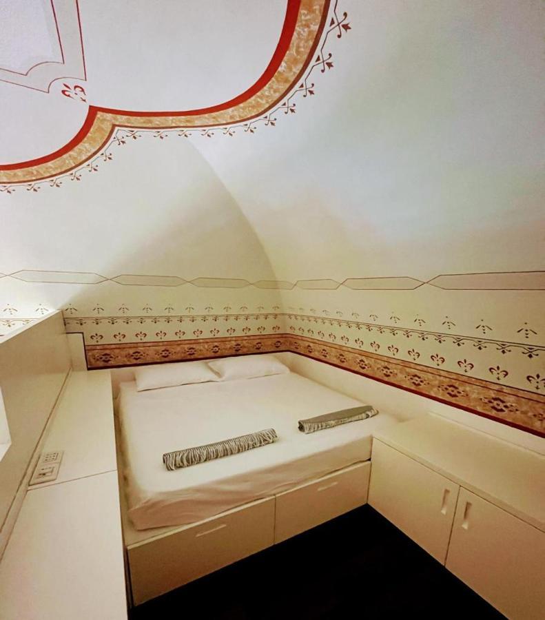 Visconti 89-Duplex Suite Bari Bagian luar foto
